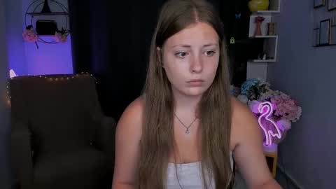 melani_bumm online show from September 9, 2025, 7:41 am