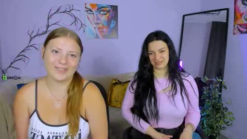 melani_bumm online show from September 10, 2025, 5:51 am