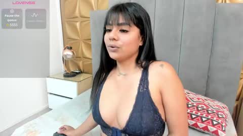Melani online show from February 17, 2025, 1:42 pm
