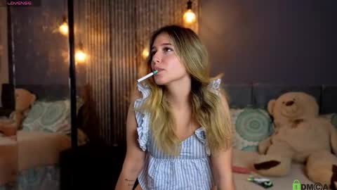 Snapshot of melanie__5 chatting on May 27, 2026, 2:47 pm Melanie Baez online show from May 27, 2026, 2:47 pm