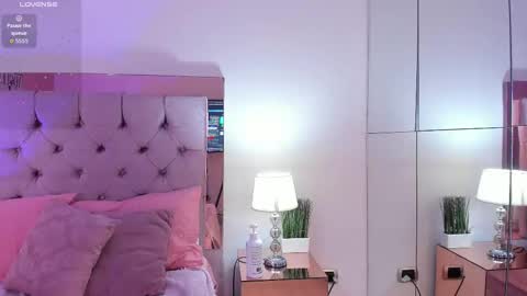 Melanie online show from September 11, 2025, 11:43 am