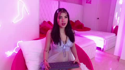 Snapshot of melanie_bianco chatting on January 28, 2025, 4:18 am Melanie online show from January 28, 2025, 4:18 am