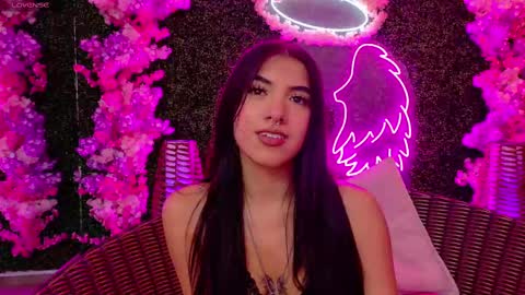 Snapshot of melanie_bianco chatting on September 26, 2025, 3:10 am Melanie online show from September 26, 2025, 3:10 am