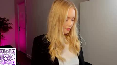 Snapshot of melanie_ryer chatting on September 21, 2025, 8:05 am Melanie online show from September 21, 2025, 8:05 am