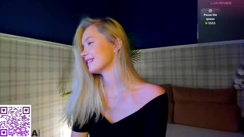 Snapshot of melanie_ryer chatting on October 4, 2025, 1:14 am Melanie online show from October 4, 2025, 1:14 am