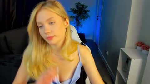 Snapshot of melanie_ryer chatting on October 18, 2025, 12:57 am Melanie online show from October 18, 2025, 12:57 am