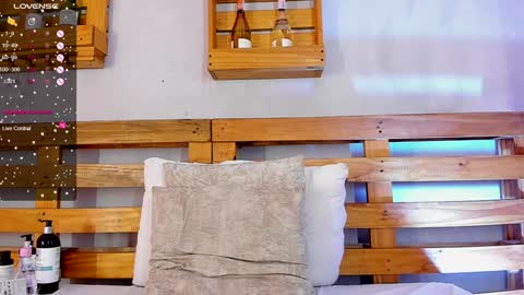 Melanie online show from January 3, 2025, 1:27 am