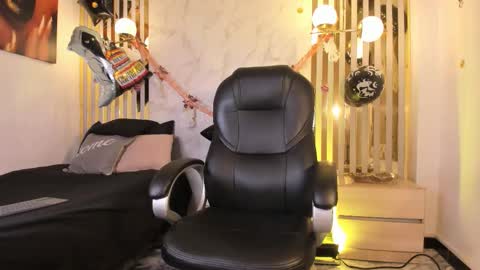 Melanie  online show from October 26, 2025, 11:27 am