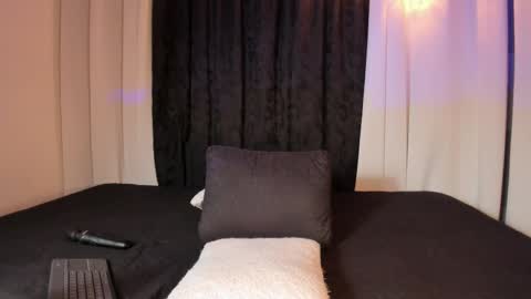  Melani  online show from September 20, 2025, 7:59 pm