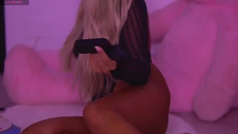 OF melanielexxx online show from June 25, 2026, 6:56 pm