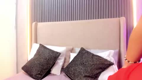 Snapshot of melanieroah1 chatting on November 3, 2025, 1:01 pm MelanieRoah online show from November 3, 2025, 1:01 pm