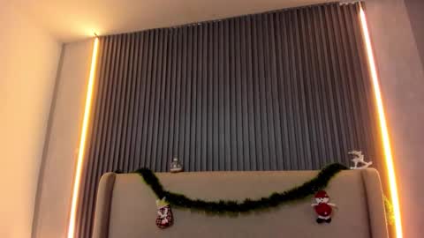 Snapshot of melanieroah1 chatting on December 20, 2025, 7:21 pm MelanieRoah online show from December 20, 2025, 7:21 pm