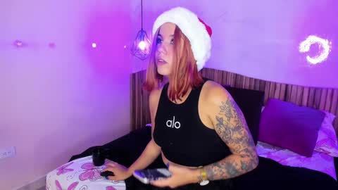 Melanie Roux online show from December 23, 2024, 8:03 pm