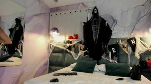 Melanie Roux online show from October 29, 2025, 11:34 am