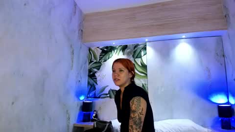 Melanie Roux online show from May 3, 2026, 11:38 am