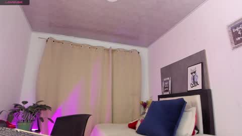 Snapshot of melaniie_roussel chatting on January 25, 2025, 12:27 am melaniie_roussel online show from January 25, 2025, 12:27 am