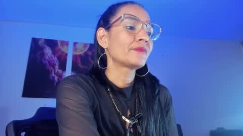 melannia_hills online show from January 18, 2025, 1:40 pm