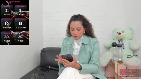 Snapshot of melannie_roses chatting on April 19, 2026, 8:55 pm melannie roses online show from April 19, 2026, 8:55 pm