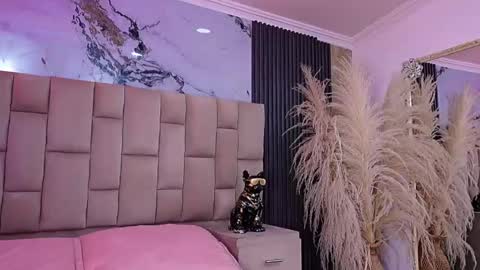 Snapshot of melanny_luv chatting on May 22, 2026, 11:10 pm MelanyLuv online show from May 22, 2026, 11:10 pm