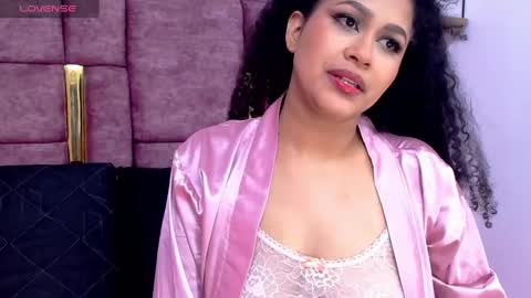 LAURA online show from October 4, 2025, 12:58 pm