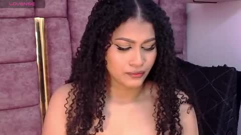 LAURA online show from November 5, 2025, 1:22 pm