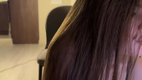 Adel online show from December 6, 2024, 6:50 pm