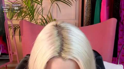 Melany online show from September 16, 2025, 12:50 pm