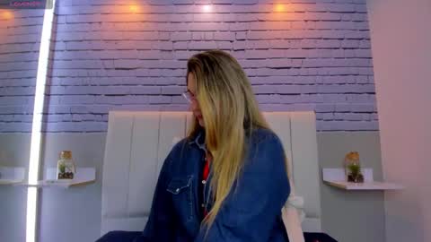 Melany  online show from September 12, 2025, 8:14 am