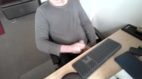 Snapshot of melbguy_075 chatting on October 31, 2025, 5:08 am melbguy_075 online show from October 31, 2025, 5:08 am