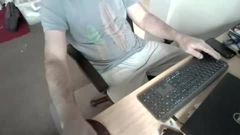 Snapshot of melbguy_075 chatting on April 3, 2026, 12:30 am melbguy_075 online show from April 3, 2026, 12:30 am
