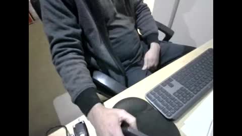 Snapshot of melbguy_075 chatting on May 15, 2026, 10:00 am melbguy_075 online show from May 15, 2026, 10:00 am