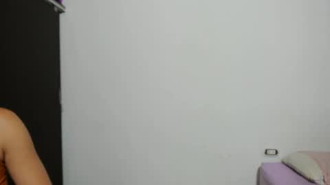 Snapshot of meli_mejia_18 chatting on March 1, 2025, 12:39 am Meli Mejia online show from March 1, 2025, 12:39 am