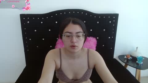 Snapshot of meli_taylorx chatting on December 4, 2024, 2:26 pm Azul online show from December 4, 2024, 2:26 pm