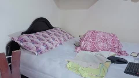 Snapshot of melihotxxx chatting on December 1, 2025, 12:37 am melihotxxx online show from December 1, 2025, 12:37 am