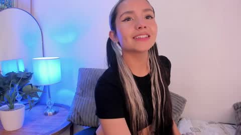 Snapshot of melii_0 chatting on April 1, 2026, 11:33 am Melii online show from April 1, 2026, 11:33 am