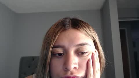 meliinna_xxx online show from November 25, 2025, 9:15 pm