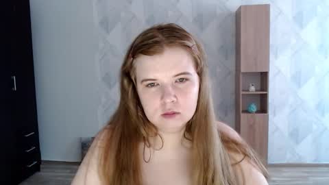 Snapshot of melina_beauty chatting on September 22, 2025, 7:54 am Melina online show from September 22, 2025, 7:54 am