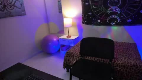 Snapshot of melina_hope_ chatting on May 28, 2026, 3:53 pm Melina Hope online show from May 28, 2026, 3:53 pm