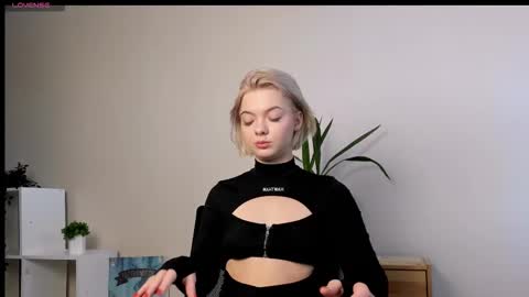 My name is Melina online show from October 7, 2025, 3:14 am