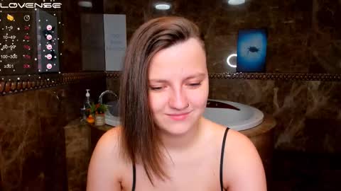 Melinda online show from November 11, 2025, 2:44 am