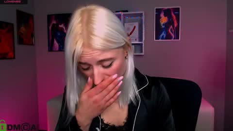 Melisa online show from October 14, 2025, 7:36 pm