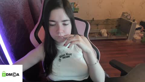 melisanilson online show from April 7, 2026, 12:00 am