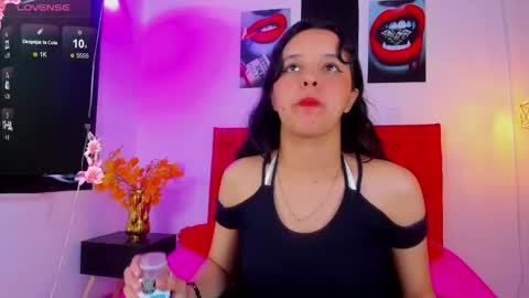 Snapshot of melissa1_sc chatting on December 9, 2024, 1:24 pm Melissa SC online show from December 9, 2024, 1:24 pm