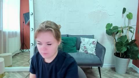 Sophia online show from September 27, 2025, 4:28 am