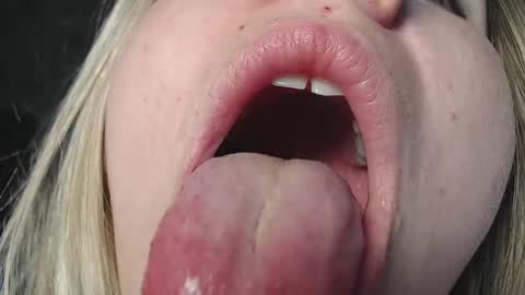 Melissa  Ray online show from December 13, 2024, 9:20 pm