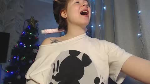 Melissa  Ray online show from December 31, 2024, 1:36 am