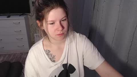 Melissa  Ray online show from January 31, 2025, 2:15 am