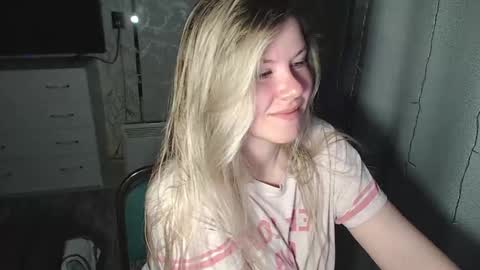 Melissa  Ray online show from February 1, 2025, 5:47 pm