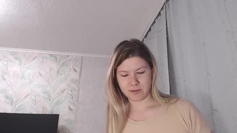 Melissa  Ray online show from February 6, 2025, 2:33 am