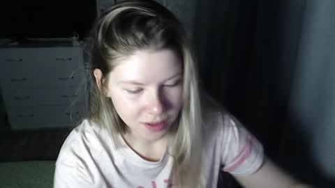 Melissa  Ray online show from February 21, 2025, 7:21 pm